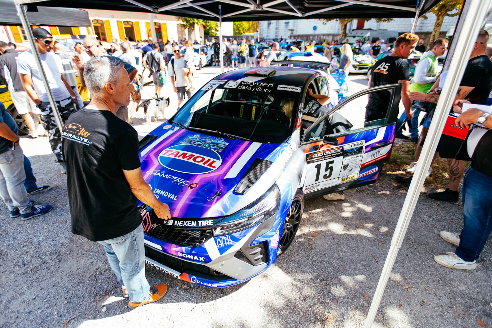 Contrôle technique de la Clio Rally3 portes ouvertes
